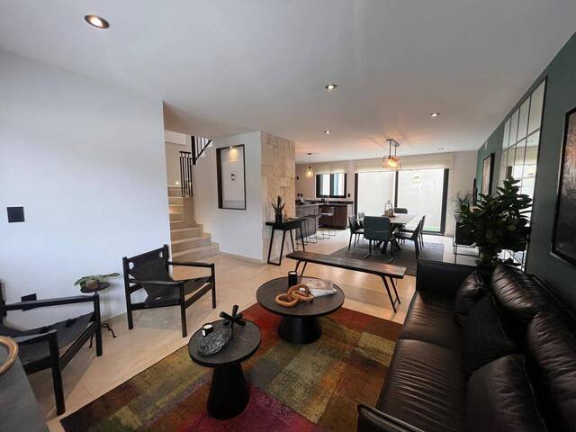 #21 - Casa en Fraccionamiento para Venta en Querétaro - QT