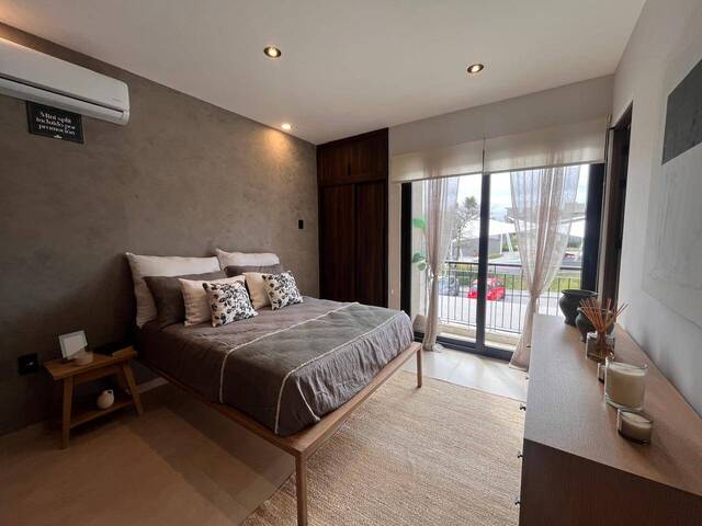 #22 - Casa en Fraccionamiento para Venta en Querétaro - QT