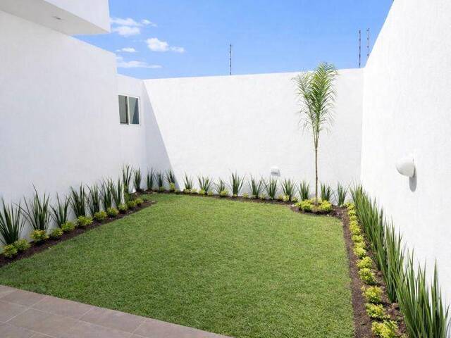 Casa en Fraccionamiento para Renta en Querétaro - 2